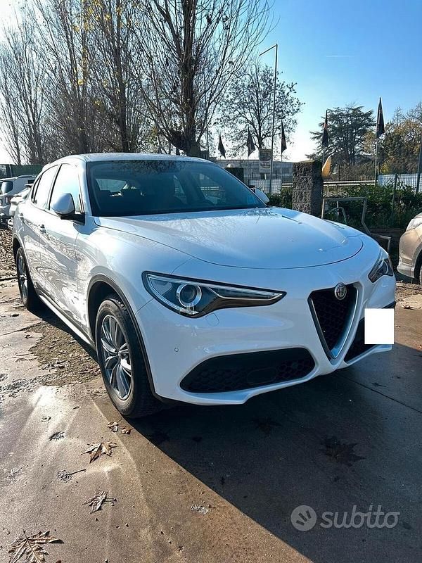 Usata Alfa Romeo Stelvio Sprint 201 CV (147 kW) 2022 Bianco SUV