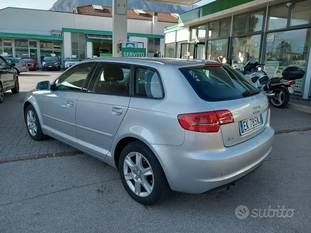 Usata Audi A3 Sportback Attraction 105 CV (77 kW) 2011 Grigio Utilitaria