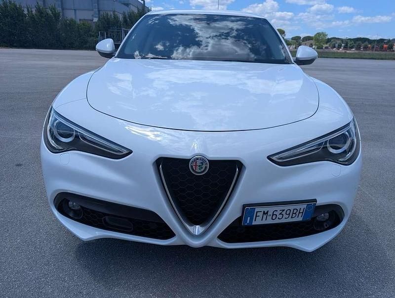 Bianco Usata 2017 Alfa Romeo Stelvio Executive SUV | 14.000 € (Super prezzo) - Immagine 1/4