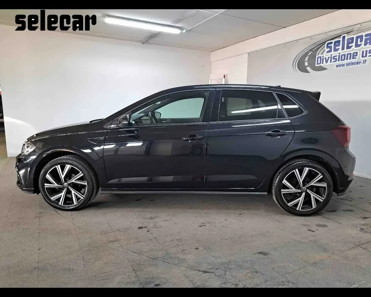 Usata VW Polo R-line 95 CV (69 kW) 2023 2t nero perlato Utilitaria