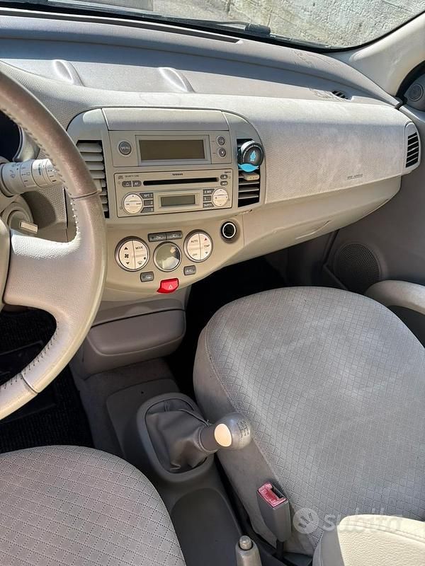 Usata Nissan Micra 80 CV (58 kW) 2004 Grigio Utilitaria