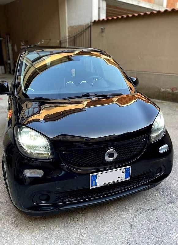 Usata Smart ForFour Passion 71 CV (52 kW) 2015 Nero Utilitaria