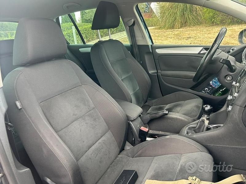 Usata VW Golf VI 140 CV (102 kW) 2009 Blu Utilitaria