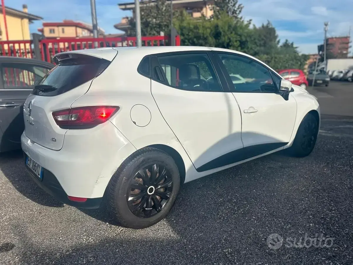 Usata Renault Clio IV 75 CV (55 kW) 2014 Bianco Berlina