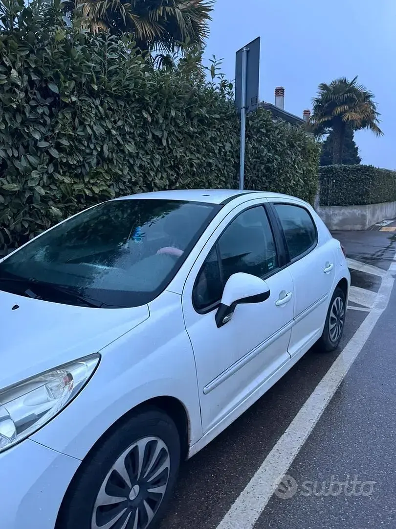 Usata Peugeot 207 73 CV (53 kW) 2012 Bianco Berlina