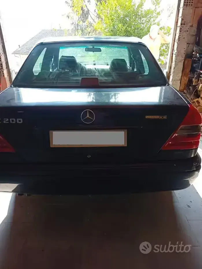Usata Mercedes C200 136 CV (100 kW) 1994 Nero Berlina