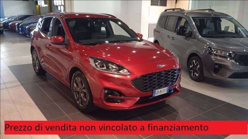 Usata Ford Kuga ST-Line 120 CV (88 kW) 2020 Rosso metallizzato SUV