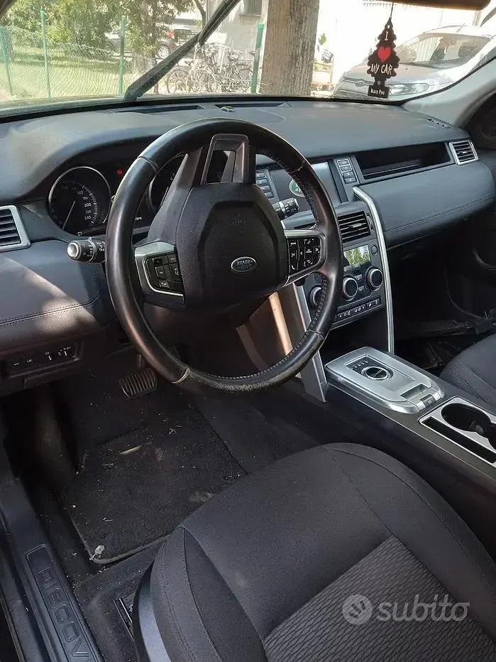 Usata Land Rover Discovery 5 150 CV (110 kW) 2017 Nero SUV