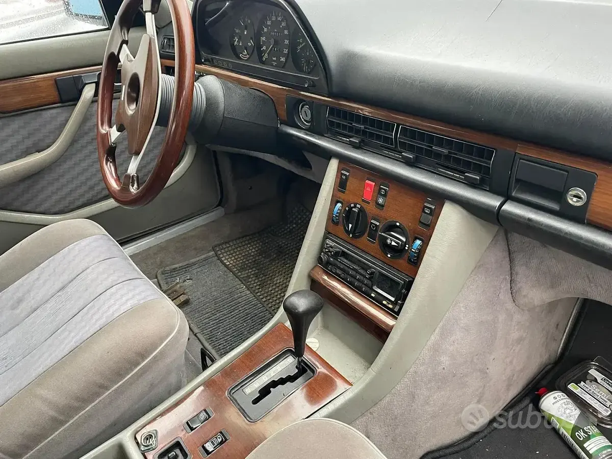 Usata Mercedes 280 185 CV (136 kW) 1983 Berlina