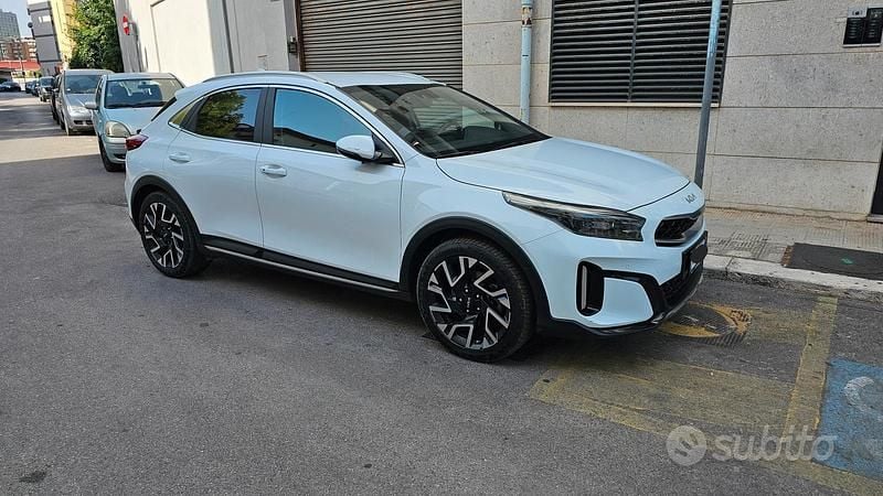 Bianco Usata 2023 Kia XCeed SUV | 15.000 € (Ottimo prezzo) - Immagine 1/4