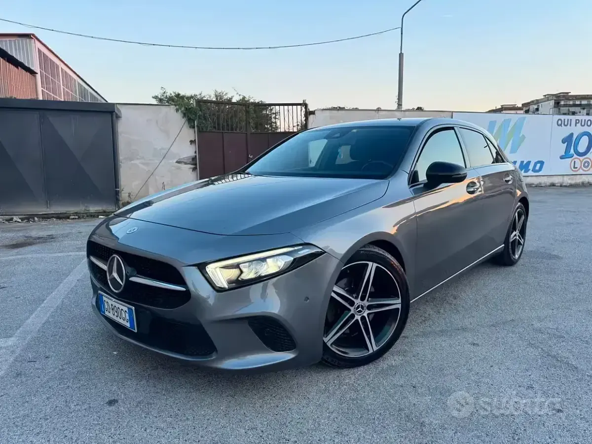 Usata Mercedes A180 Executive 116 CV (85 kW) 2021 Grigio Berlina
