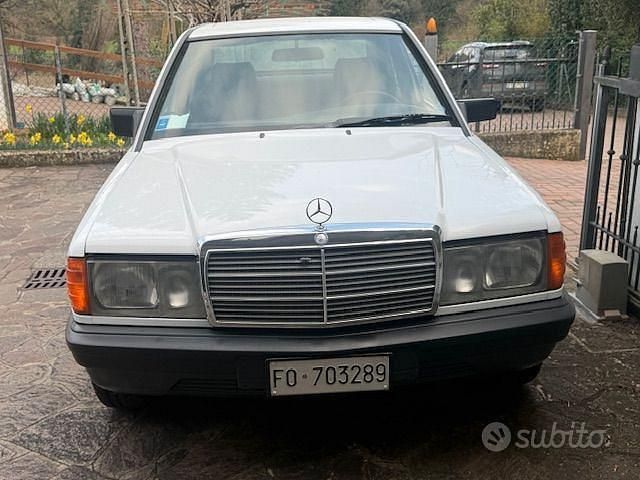 Usata Mercedes 190 122 CV (89 kW) 1986 Bianco Berlina