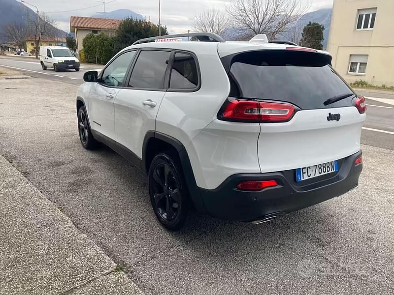 Usata Jeep Cherokee Overland 184 CV (135 kW) 2016 Bianco SUV