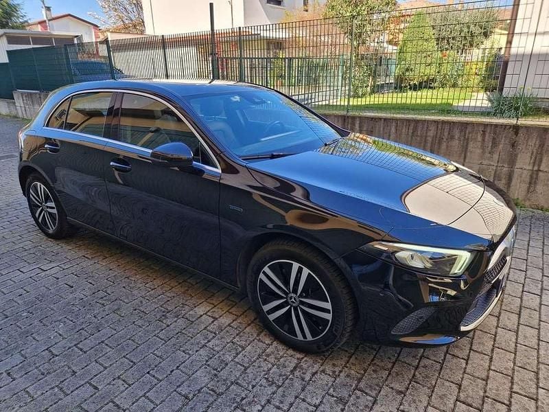 Usata Mercedes A250 218 CV (160 kW) 2020 Nero Berlina