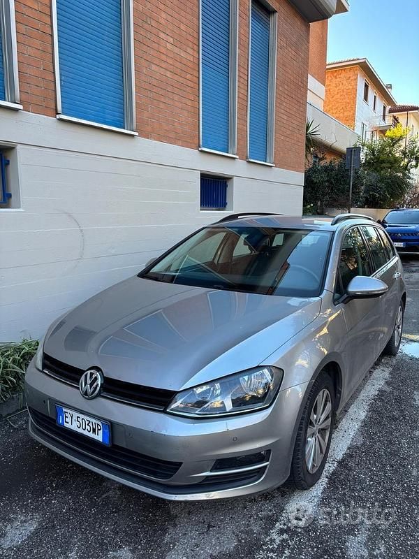 Usata VW Golf VII Business 110 CV (80 kW) 2015 Grigio Station wagon