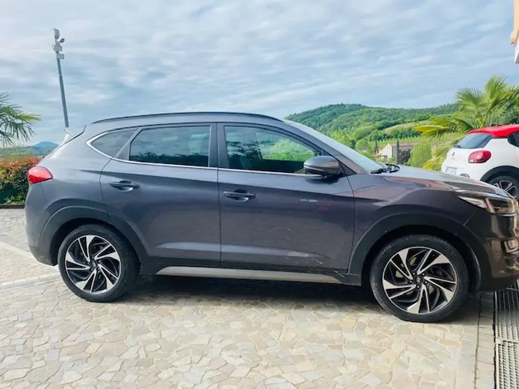 Usata Hyundai Tucson Premium 136 CV (100 kW) 2018 Grigio SUV