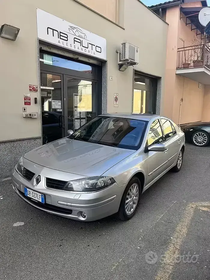 Usata Renault Laguna II Initiale 170 CV (125 kW) 2006 Grigio Berlina
