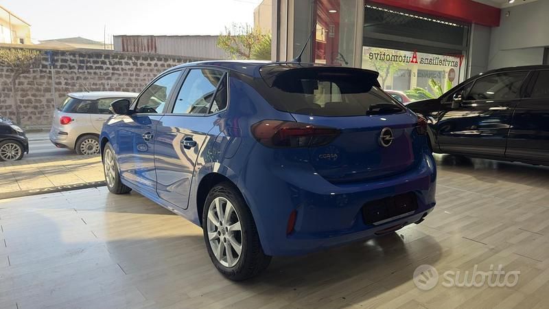 Usata Opel Corsa Design & Tech 75 CV (55 kW) 2023 Blu Berlina