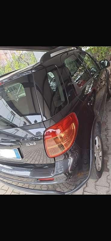 Usata Suzuki SX4 Comfort 135 CV (99 kW) 2010 Berlina