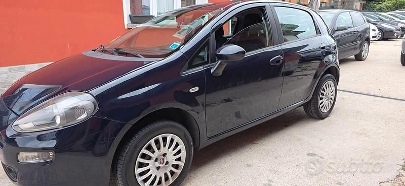 Usata Fiat Punto Lounge 77 CV (56 kW) 2014 Nero Berlina