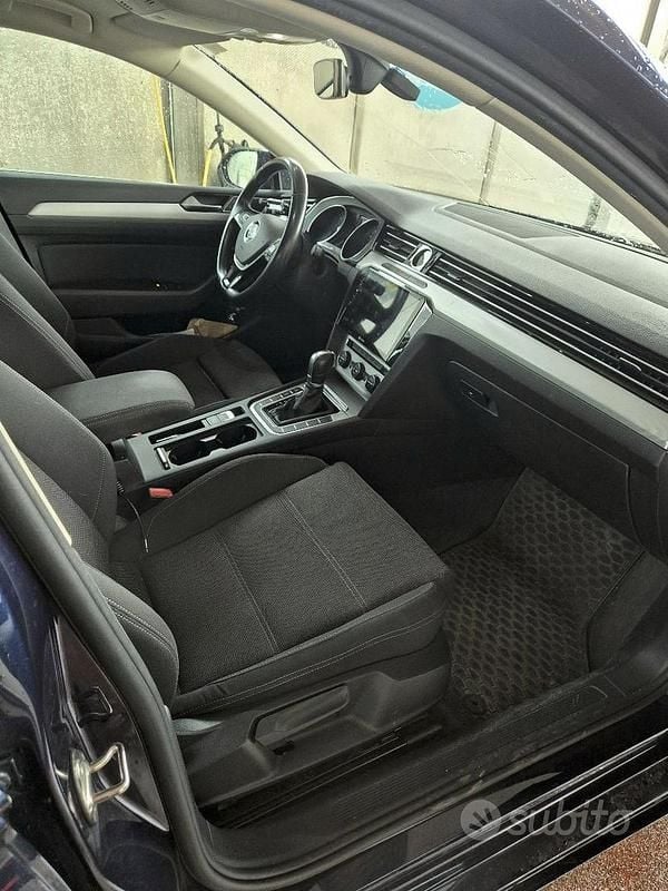 Usata VW Passat 120 CV (88 kW) 2015 Blu Station wagon