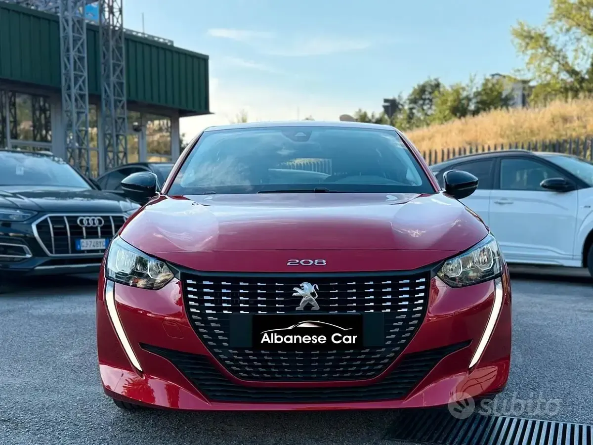 Usata Peugeot 208 Allure 101 CV (74 kW) 2022 Rosso Utilitaria