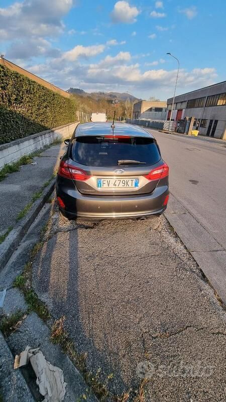 Usata Ford Fiesta ST-Line 101 CV (74 kW) 2019 Grigio Utilitaria