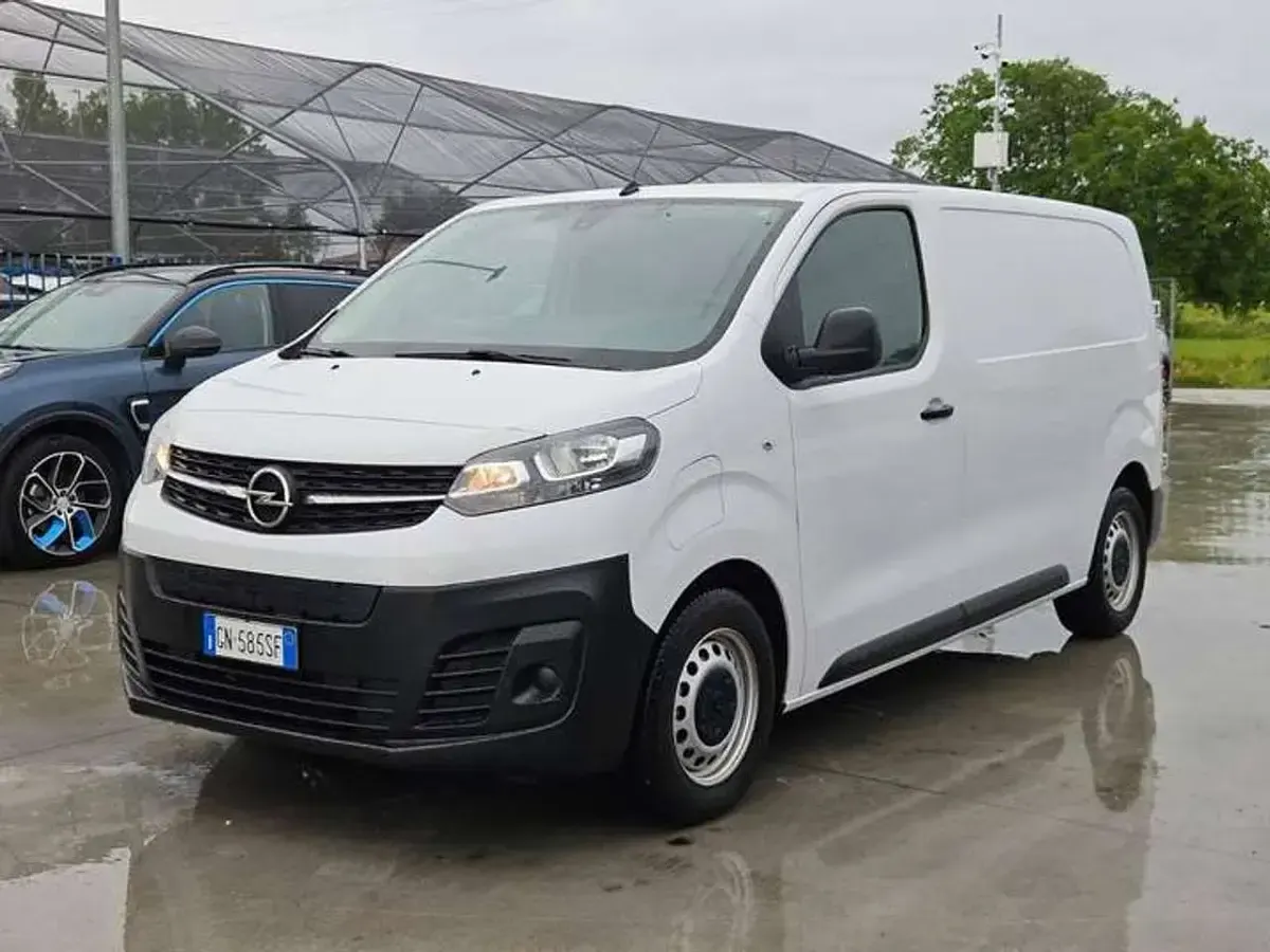 Usata Opel Vivaro-e Combi Enjoy 68 CV (50 kW) 2023 Bianco Monovolume