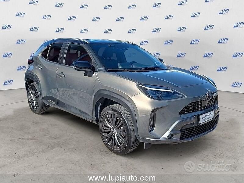 Usata Toyota Yaris Cross 116 CV (85 kW) 2022 Grigio SUV