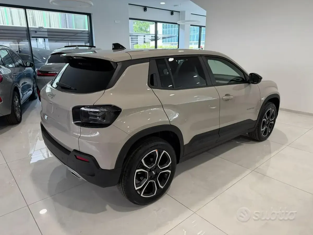 Nuova Jeep Avenger Summit 101 CV (74 kW) 2026 Beige SUV