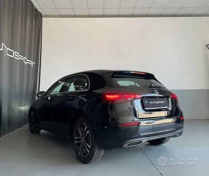 Usata Mercedes A180 Advanced 116 CV (85 kW) 2025 Nero Berlina