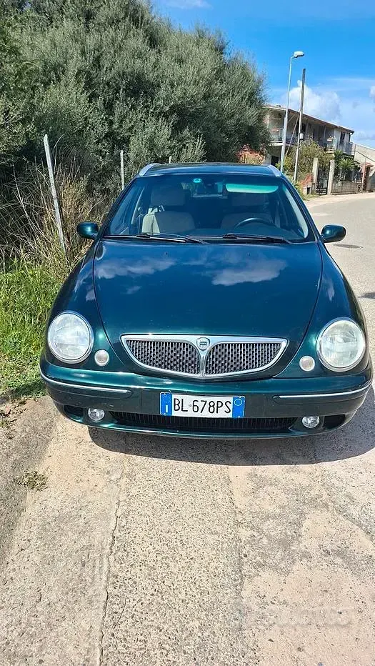 Usata Lancia Lybra 131 CV (96 kW) 2000 Verde Station wagon