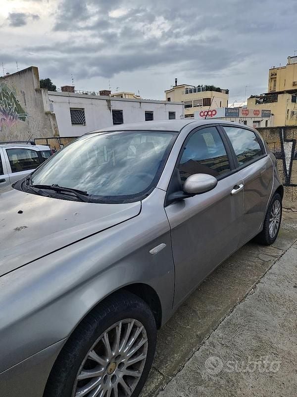 Usata Alfa Romeo 147 2008 Grigio Utilitaria