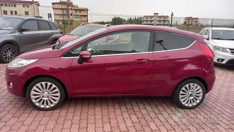 Usata Ford Fiesta 68 CV (50 kW) 2009 Bordeaux Utilitaria