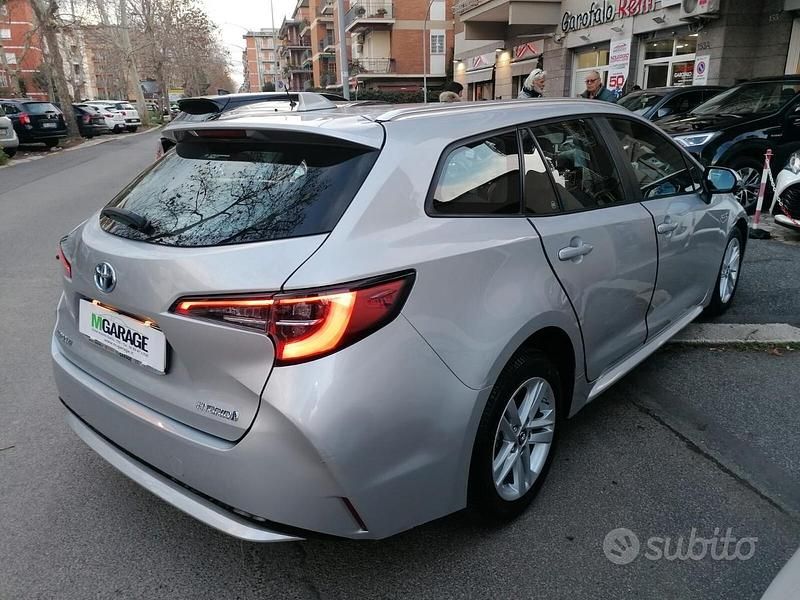 Usata Toyota Corolla Business Edition 98 CV (72 kW) 2021 Argento Station wagon