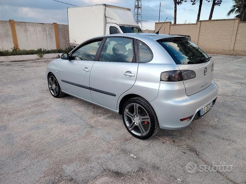 Usata Seat Ibiza 300 CV (220 kW) 2007 Berlina