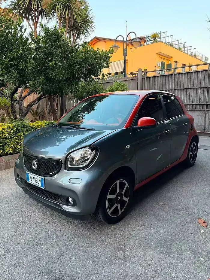 Usata Smart ForFour 71 CV (52 kW) 2016 Grigio Utilitaria