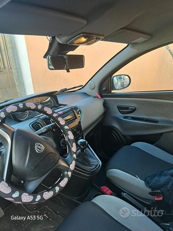 Usata Lancia Ypsilon 2015 Utilitaria