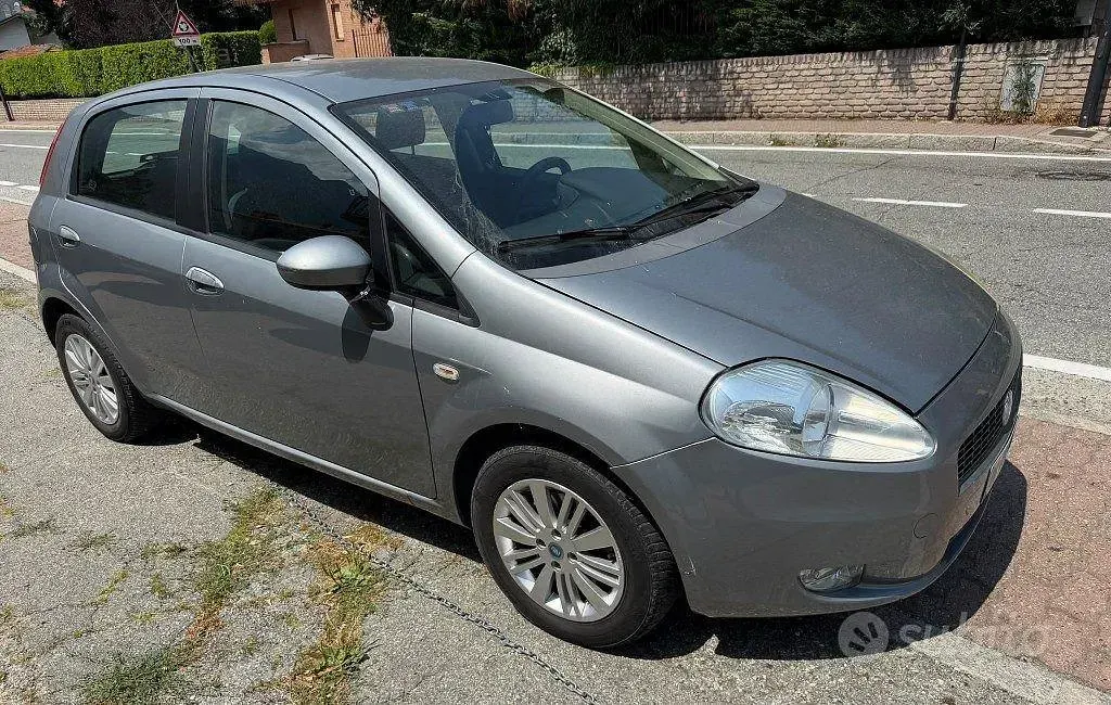 Usata Fiat Grande Punto 90 CV (66 kW) 2006 Grigio Utilitaria