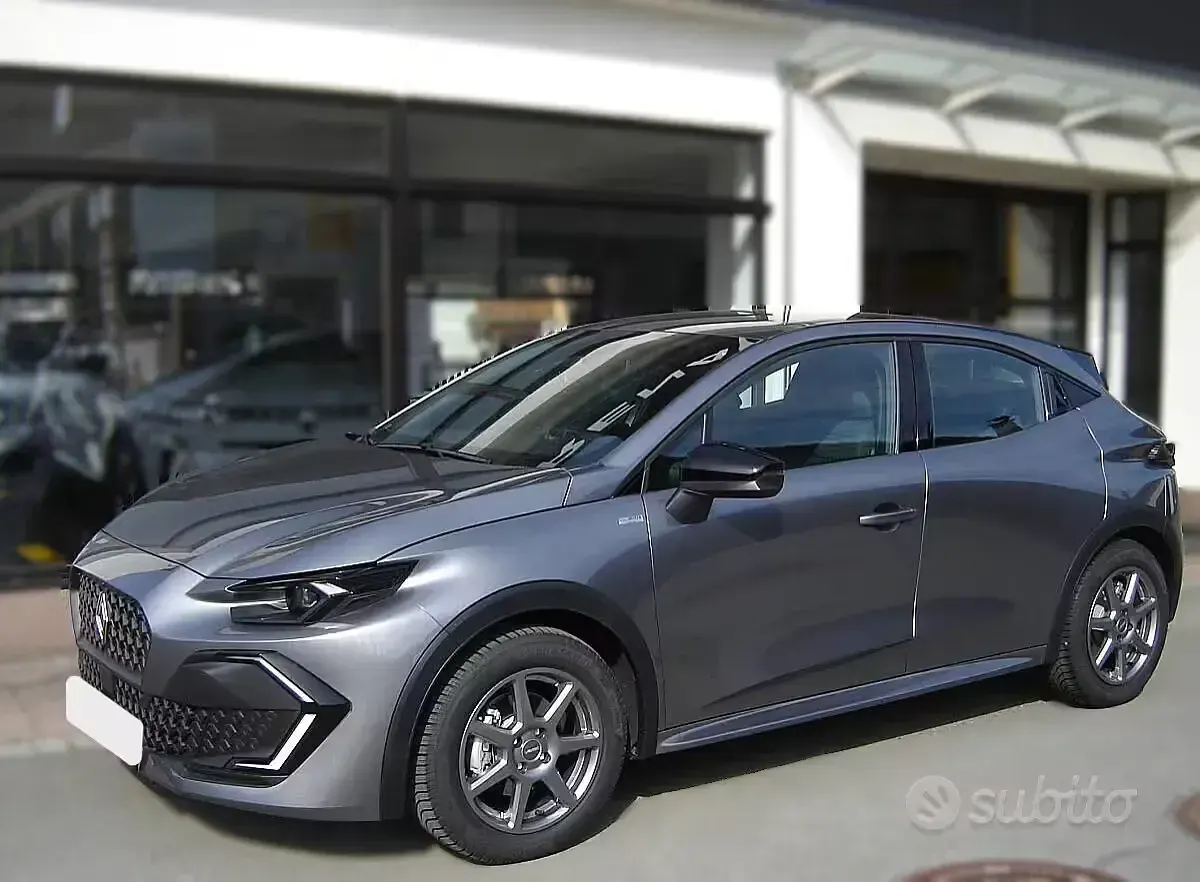 Nuova Renault Clio V 116 CV (85 kW) 2026 Grigio Berlina