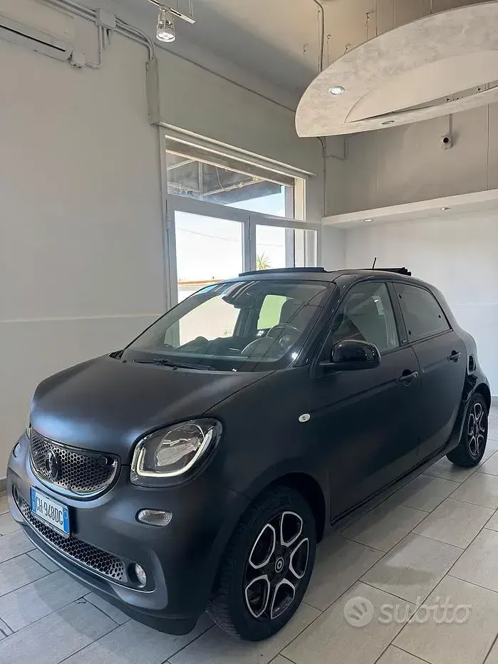 Usata Smart ForFour Prime 71 CV (52 kW) 2016 Nero Utilitaria