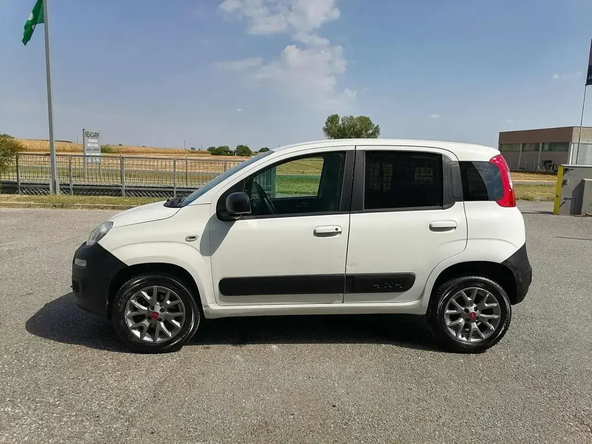 Usata Fiat Panda 4x4 Pop 84 CV (61 kW) 2019 Bianco Utilitaria