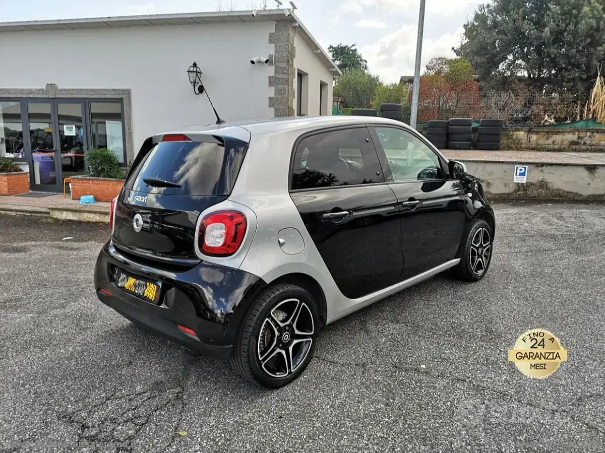 Usata Smart ForFour Electric Drive Passion 41 kW (56 CV) 2018 Nero Berlina