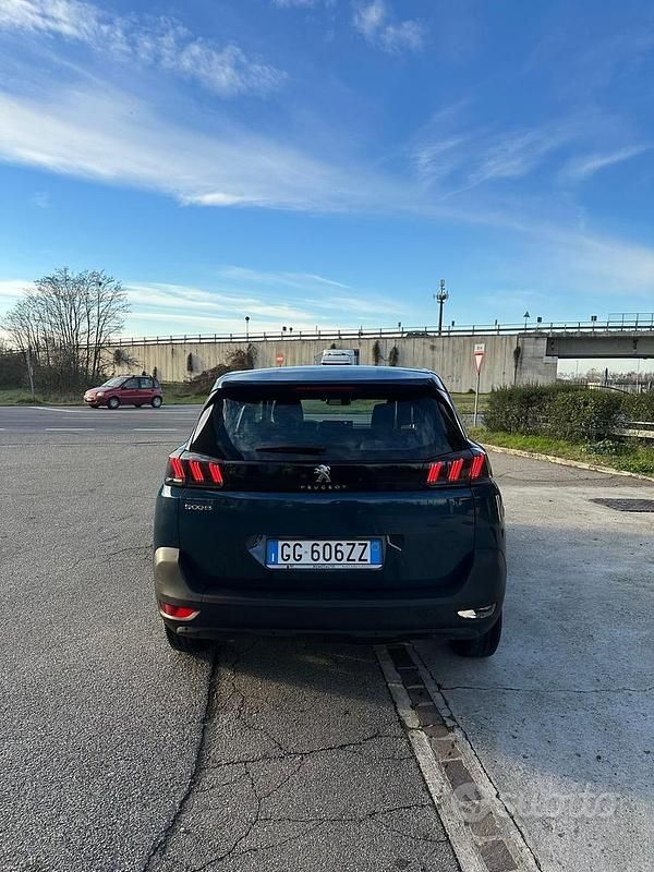 Usata Peugeot 5008 GT 130 CV (95 kW) 2021 Blu Station wagon