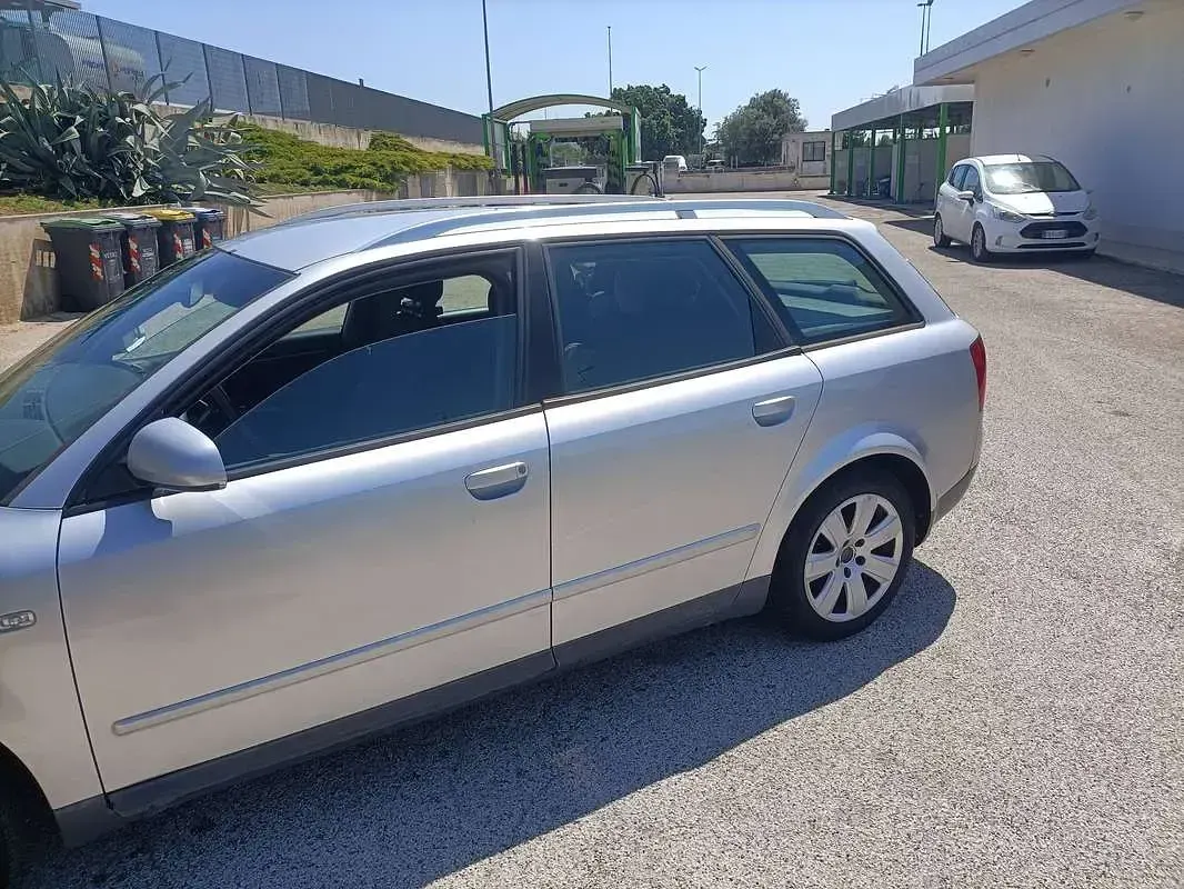 Usata Audi A4 Ambiente 131 CV (96 kW) 2003 Argento Station wagon
