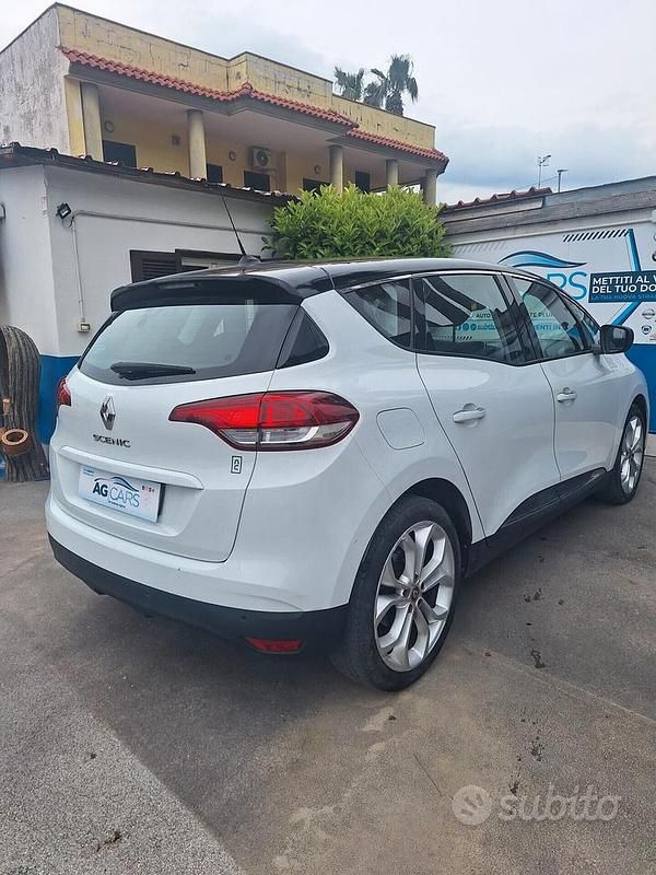 Usata Renault Scénic IV Intens 120 CV (88 kW) 2020 Bianco Monovolume