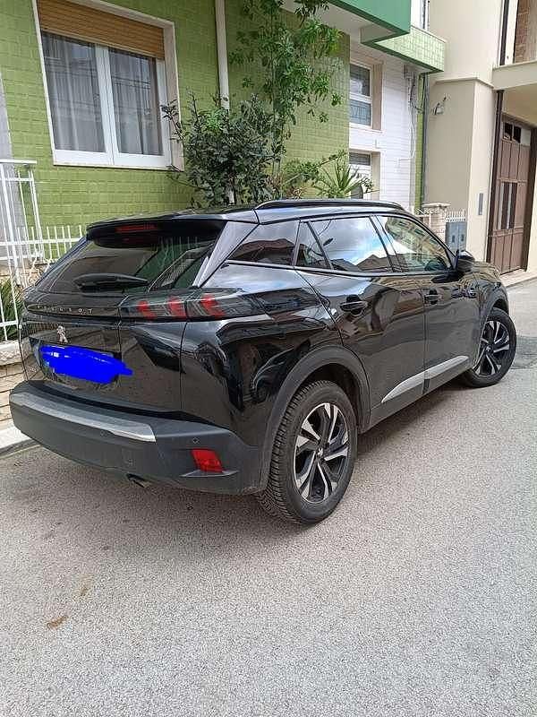 Usata Peugeot 2008 Allure 102 CV (75 kW) 2022 SUV