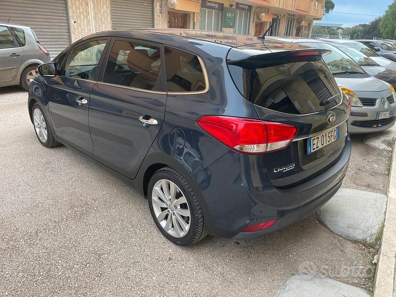 Usata Kia Carens 2015 Blu Monovolume