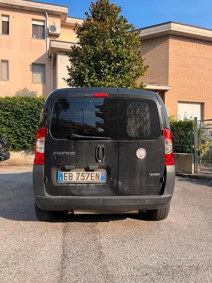 Usata Fiat Fiorino 77 CV (56 kW) 2010 Nero Monovolume