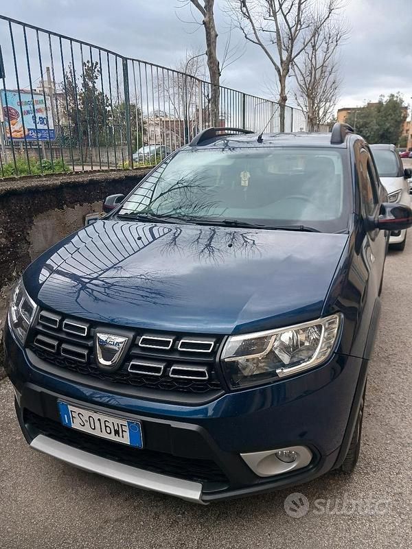 Usata Dacia Sandero Stepway 95 CV (69 kW) 2019 Blu Berlina